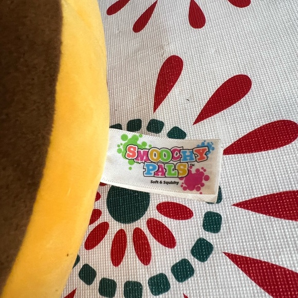 Yum Yum Smoochy Pals Soft & Squishy Burger Plush With Layers Of Softness - Picture 4 of 5